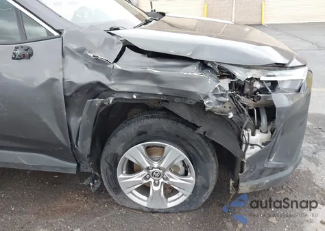 2022 Toyota Rav4 Xle z USA, uszkodzony, nr VIN 2T3P1RFV4NW284576